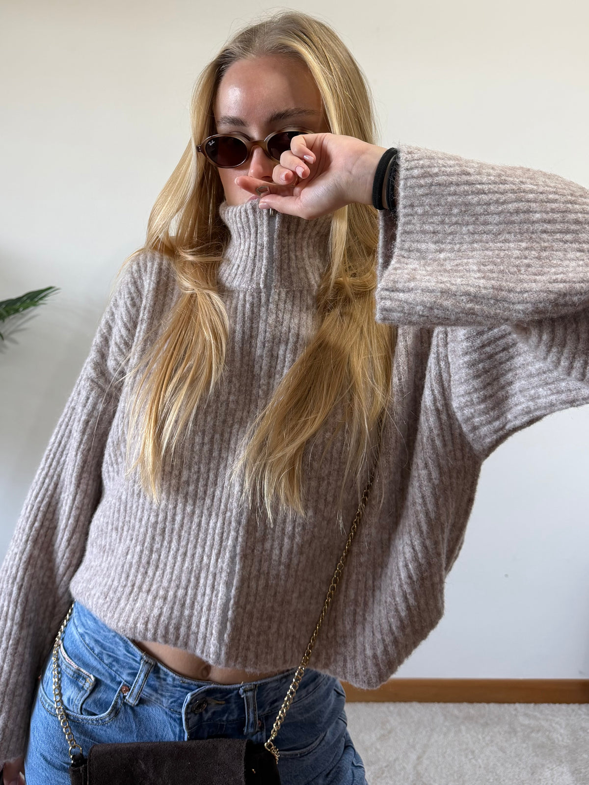 Pull zip