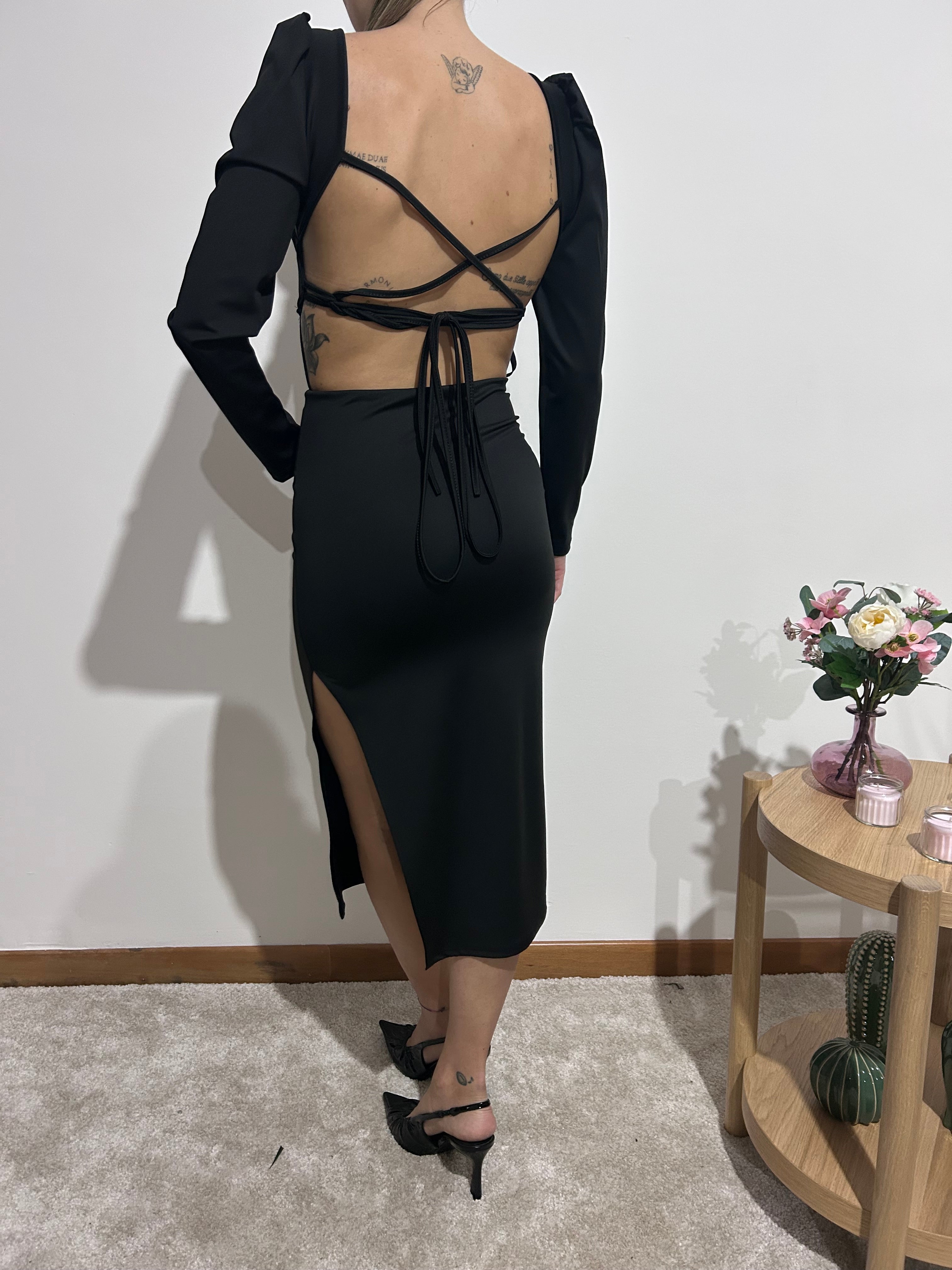 Vestito con schiena scoperta